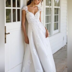 Justin Alexander Beaded Lace Wedding Gown size 6